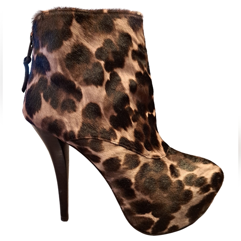 Stuart Weitzman Womens Leopard Platform Boots